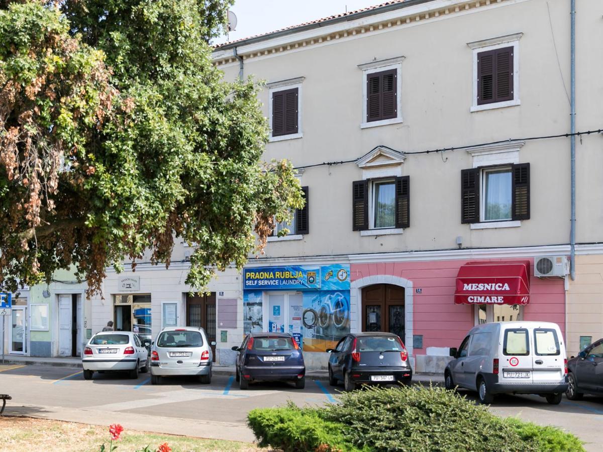 Fantattic Apartment City Center Porec Bagian luar foto