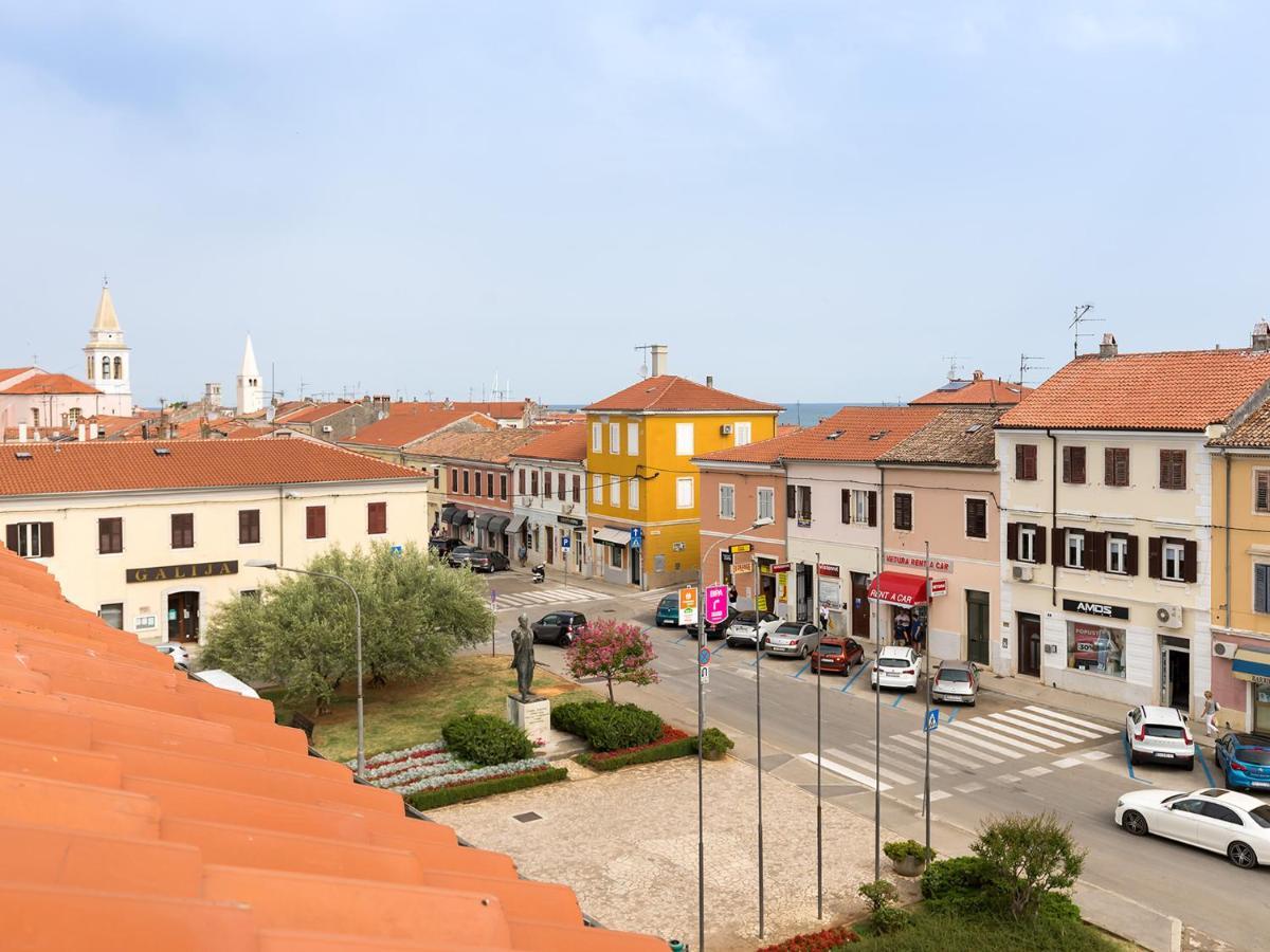 Fantattic Apartment City Center Porec Bagian luar foto
